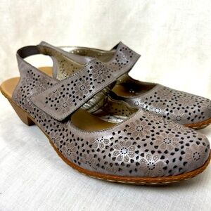 Ladies rieker antistress.  Taupe slingback maryjane  Size 41 / fits like 10-10.5